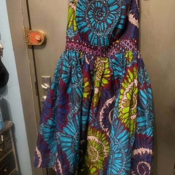 Sika Strapless Fit & Flare Dress - Floral Ghanian Print - Picture 11 of 16